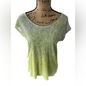 Liz Claiborne, soft, cotton blend, T. Cute shoulder button detail.